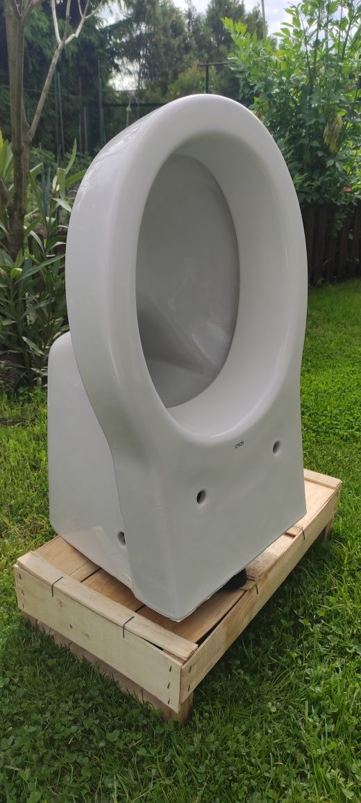 Wc miska Koło z deską i śrubami mocującymi miskę