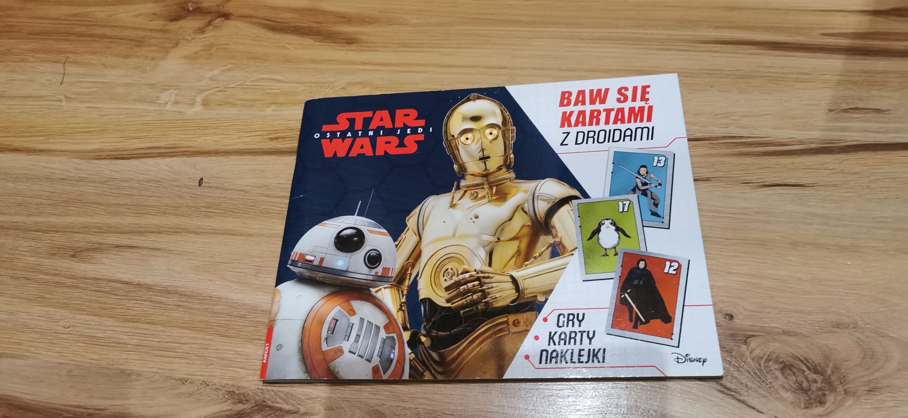 Nowa Star Wars książka z kartami, grami, wyklejankami