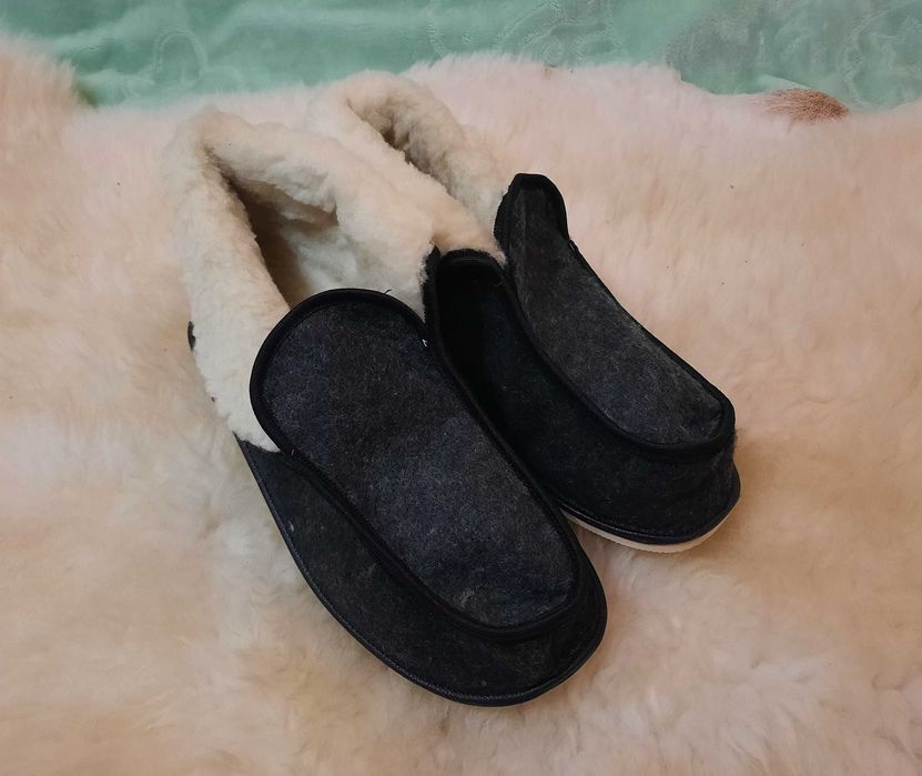 Чоловічі кімнатні чуні-калоші з овчиною (із задником), тапочки-чуні