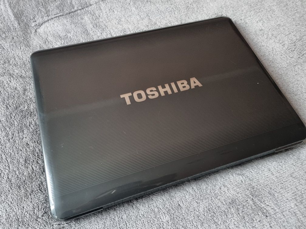 Toshiba Satellite A300 для навчання