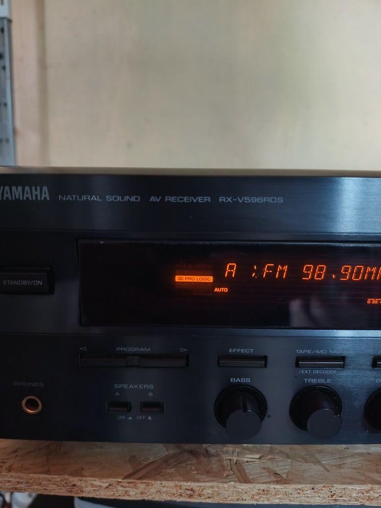 Amplituner Yamaha RX-V 596 RDS