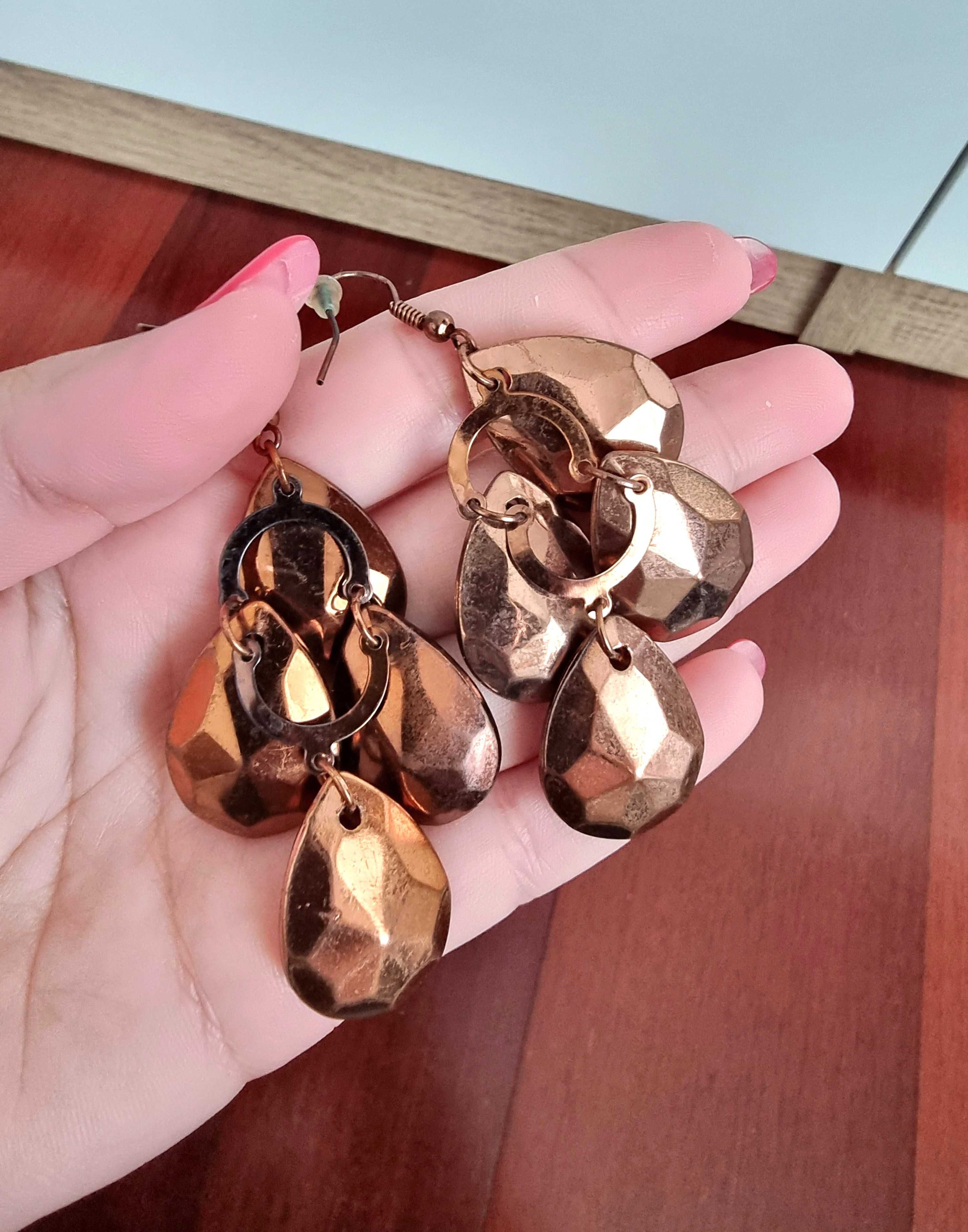 Brincos castanhos/ em cor cobre
