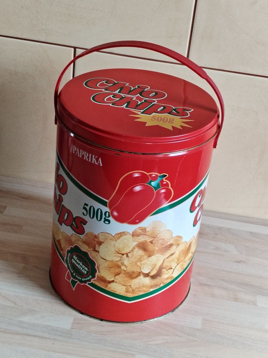 Kolekcjonerska duża metalowa puszka po chipsach retro