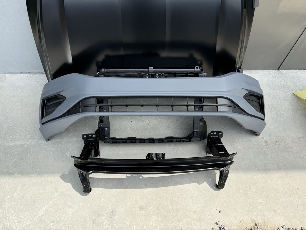 Решітка радіатора бампера пасат Vw passat b9 2020 2021 2022 2023 2024