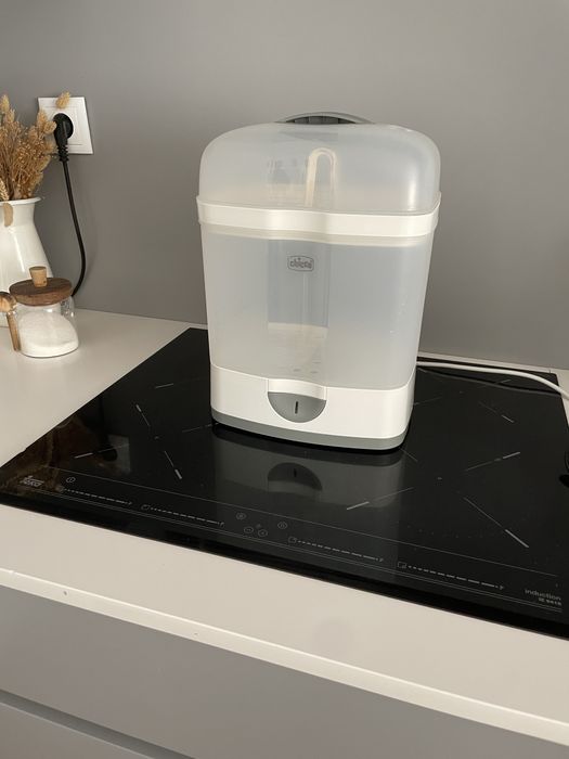 Esterilizador elétrico para biberões da Chicco