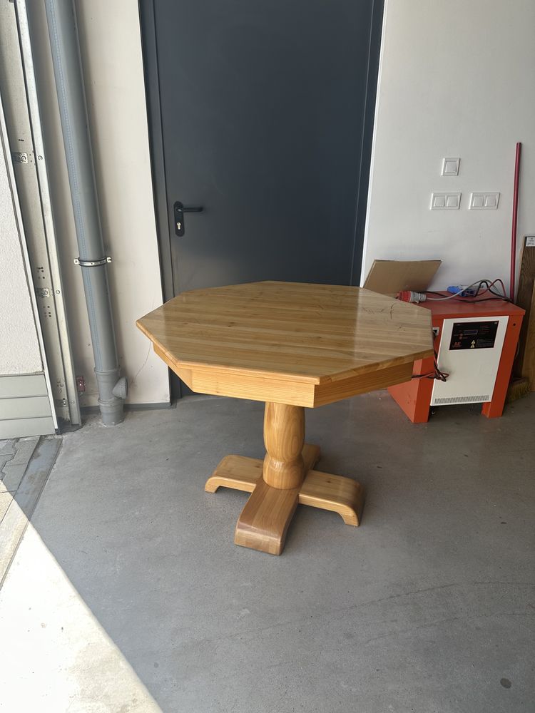Stół drewniany 8-kątny