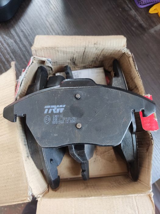 Колодки гальмівні передні TRW