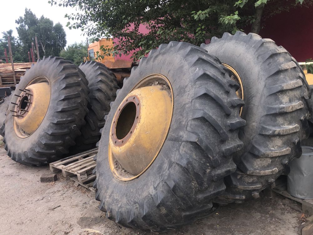 ДИСКИ задні CLAAS CAT Lexion Спарка 520/85R42 передні 20.8R42