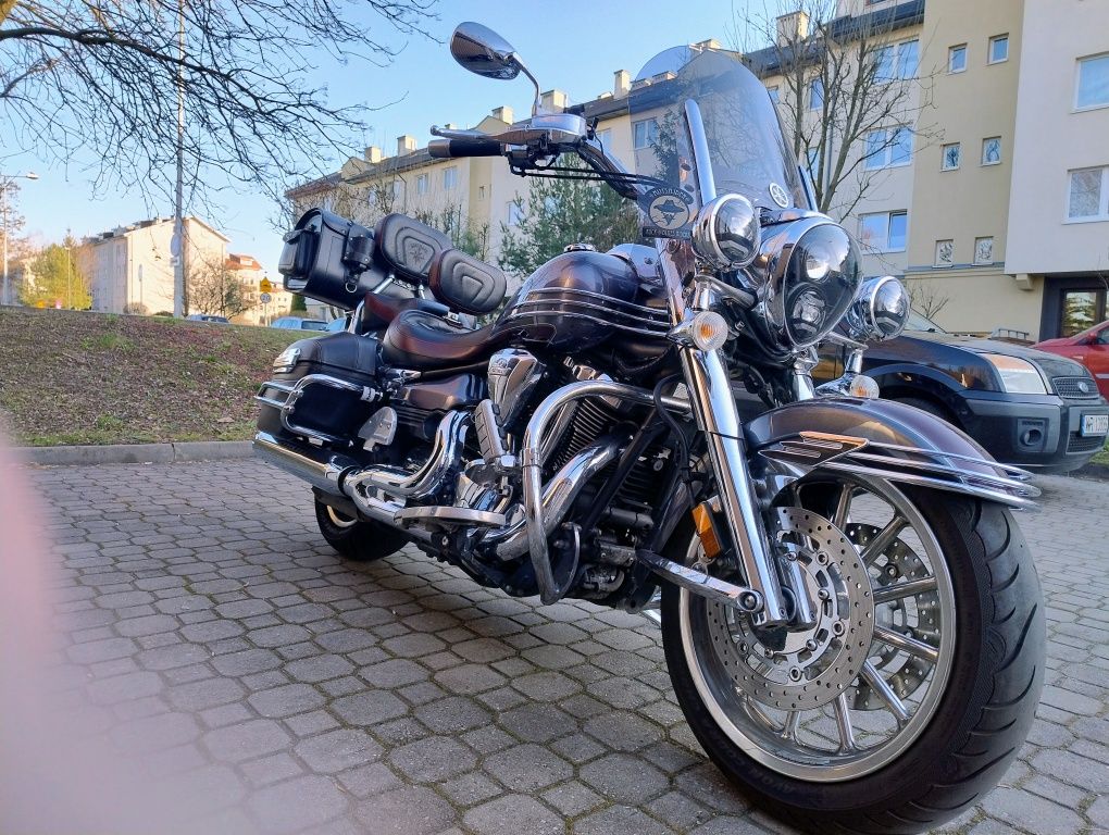 Motocykl  Yamaha XV 1900 z 2008roku chrom.
