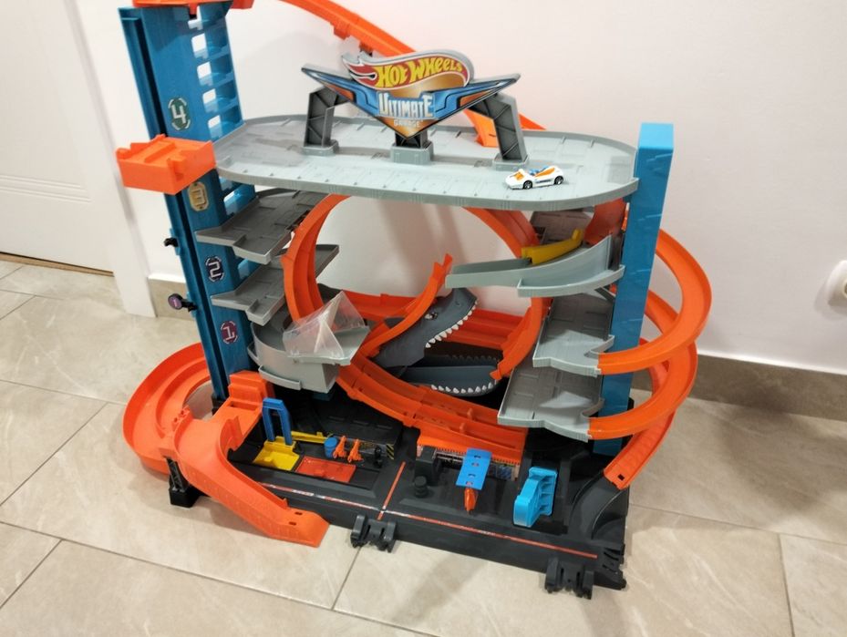 Garaż Hot Wheels Atak Rekina