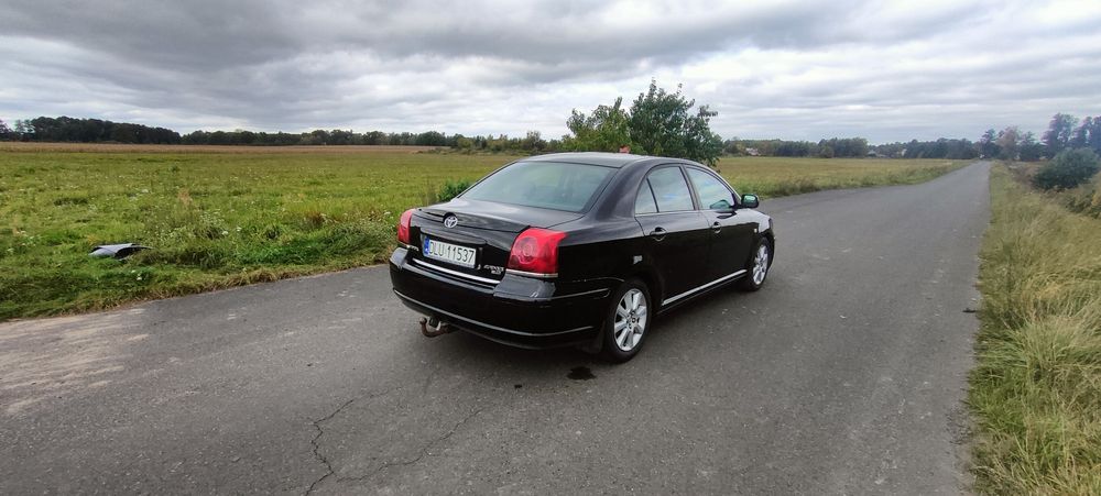 Toyota Avensis sedan 2.0 benzyna