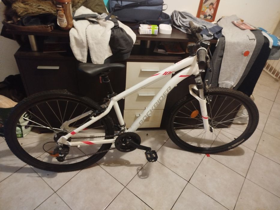 Bicicleta nova com acessórios