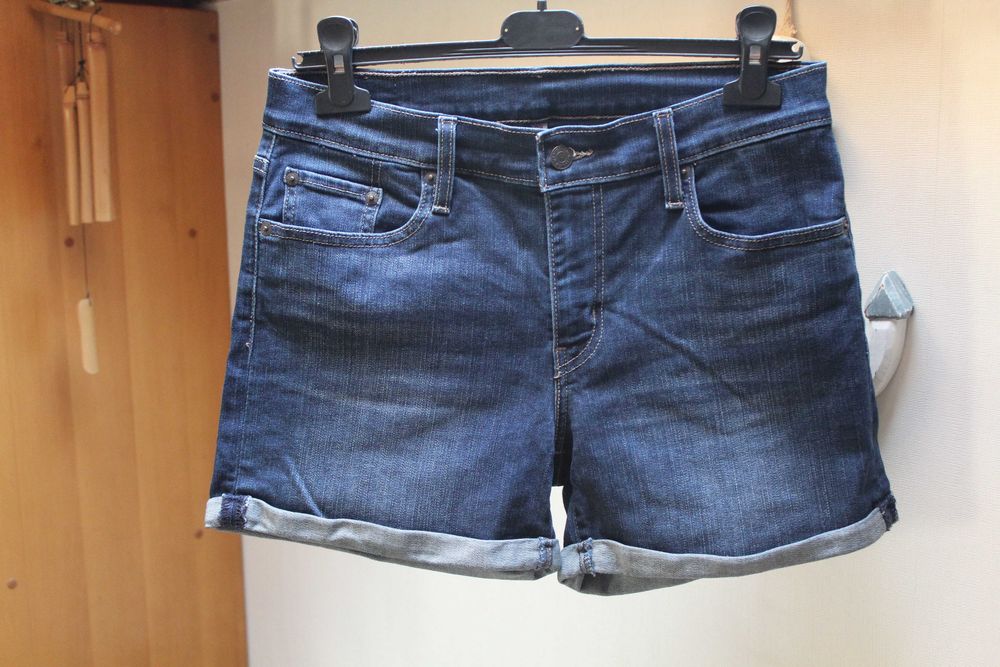 Шорты, джинсовые, Levi's, р 29, состояние новых