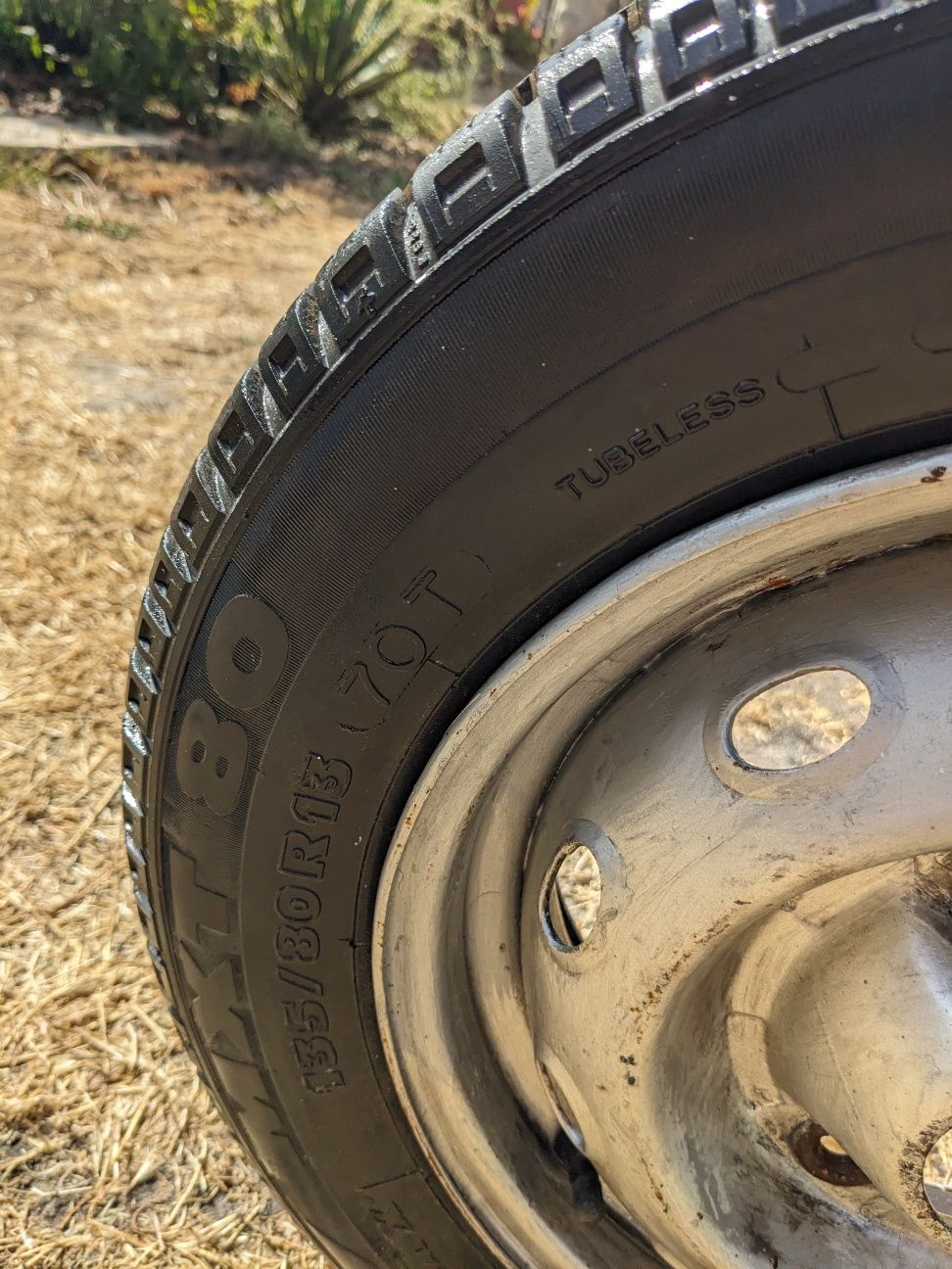 Pneu e jante original para Renault 4L
