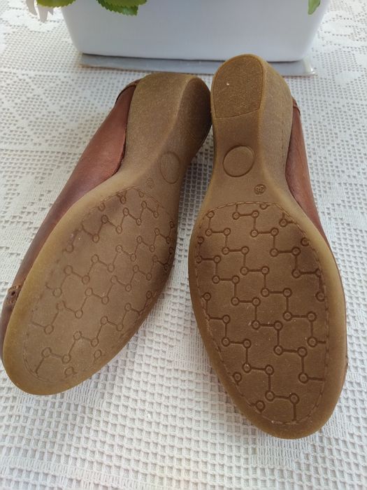 Sapatos em pele - Tamanho 38 - Novos!