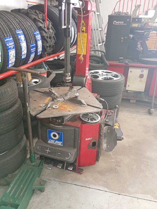 Máquina desmontar pneus