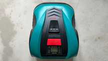 Automatyczna kosiarka / Robot koszący Bosch INDEGO 400 + Garaż