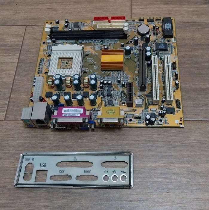 Motherboard Retro PCChips M810LR para AMD Socket A/462