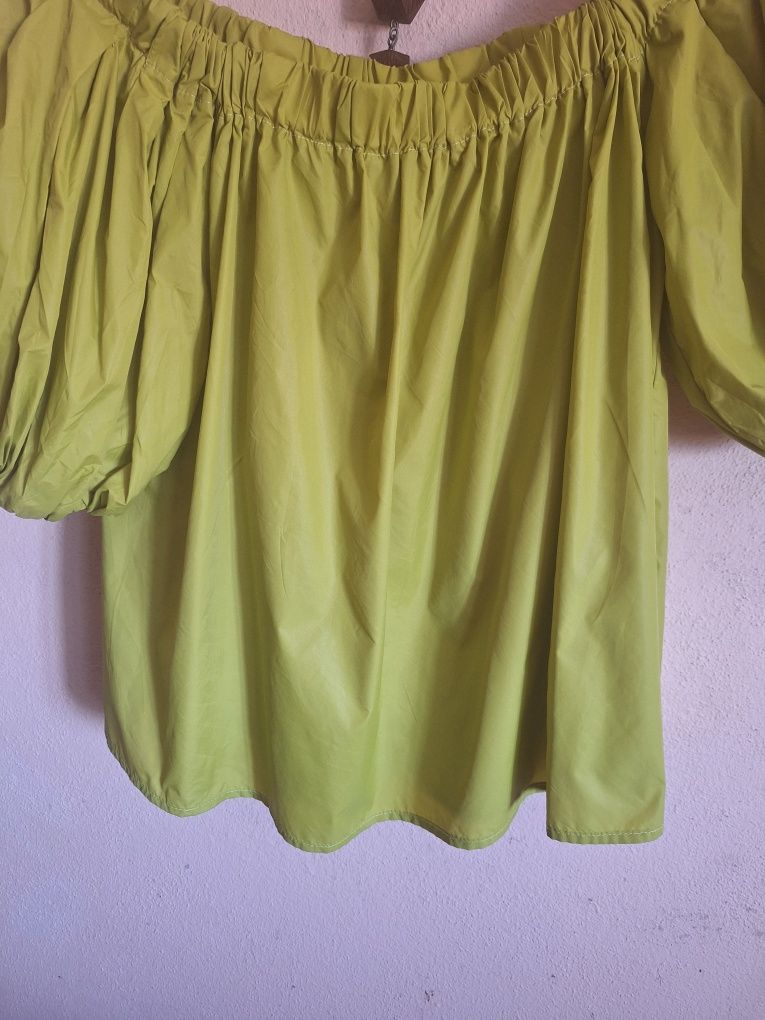 Blusa verde tecido tipo gabardina