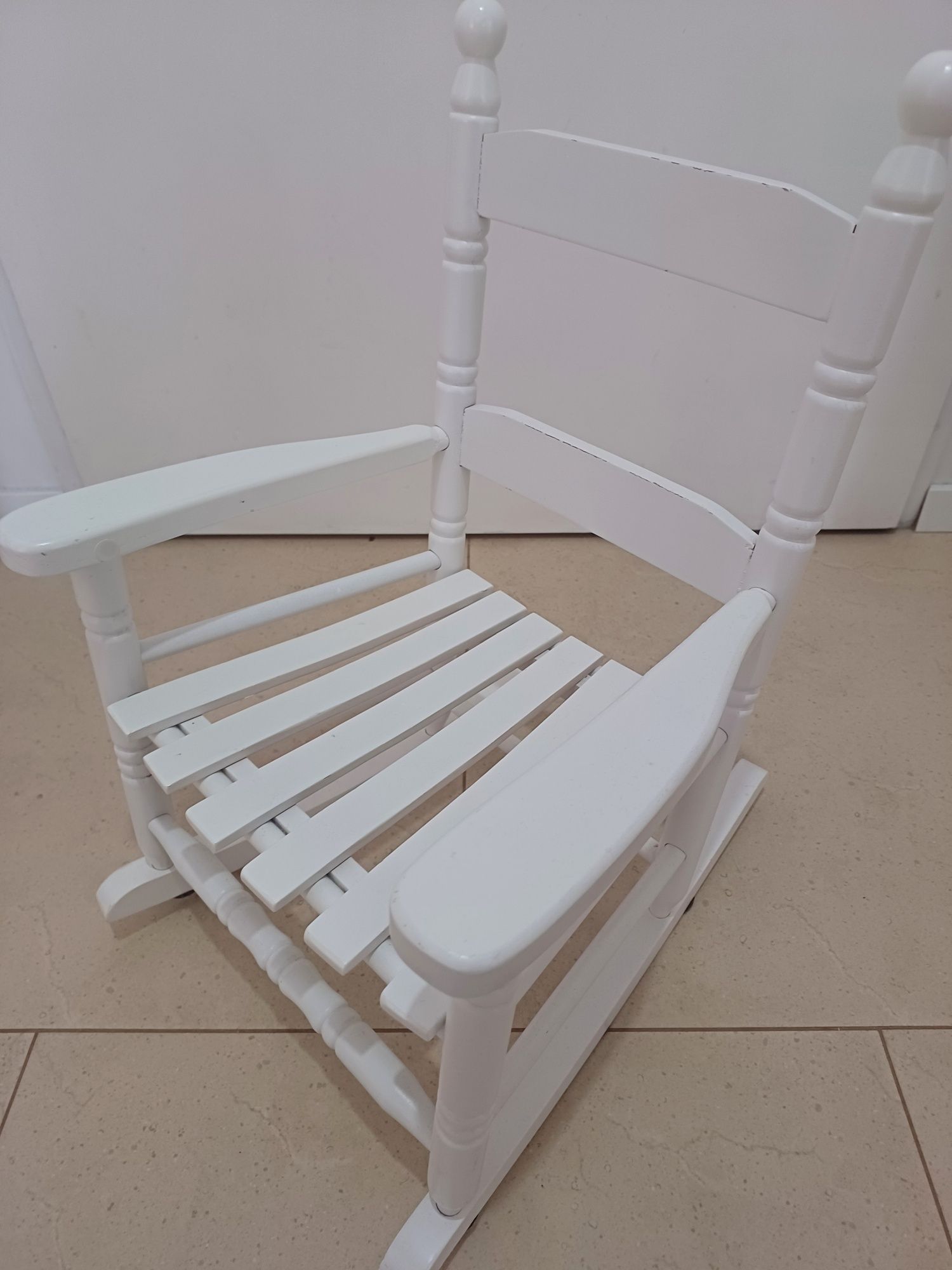 Krzesełko dziecięce bujane,drewniane