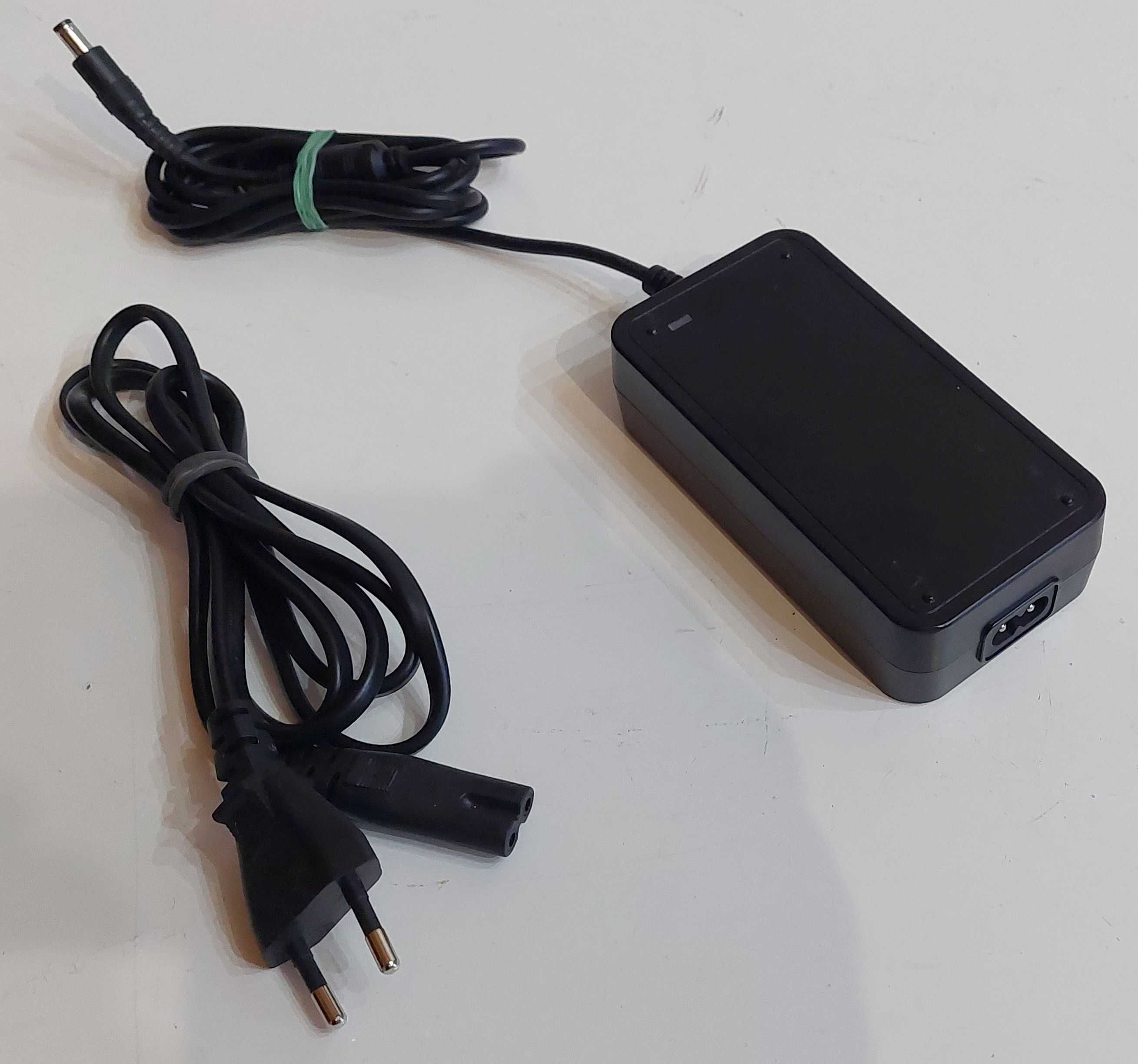 Zasilacz do monitora LG  19 V - 2,5 A
