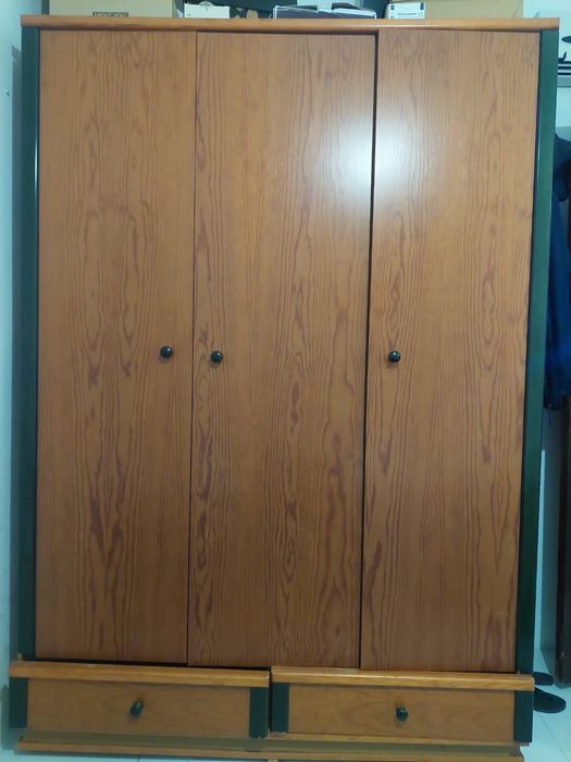 Guarda roupa com 3 portas