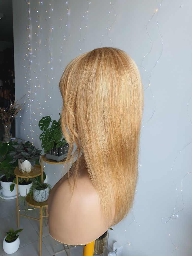 Peruka z włosów naturalnych w 100% Sofi z grzywką blond refleksy