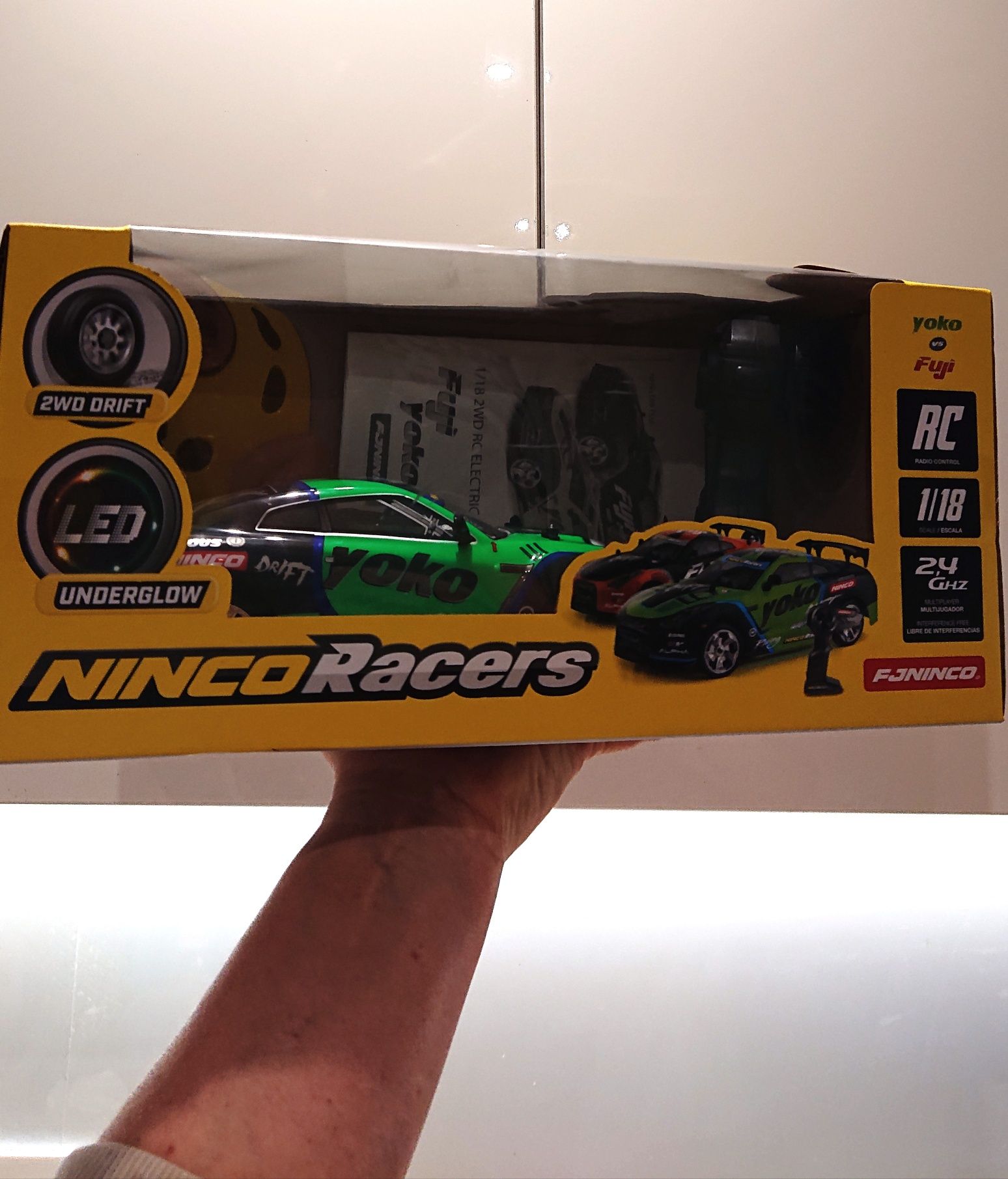 Carro com comando Rally brinquedo rapaz boy prendas