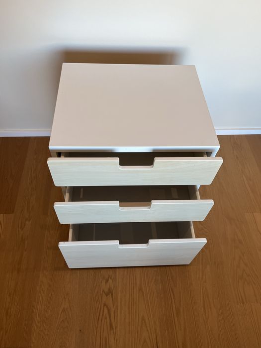 Mesa de cabeceira/armario baixo Ikea Stuva OPTIMO ESTADO.