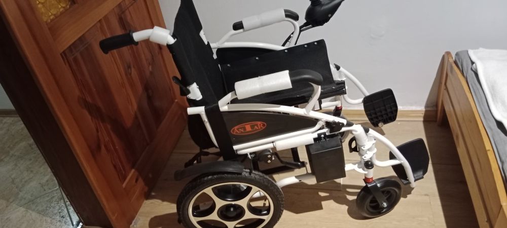 Wózek inwalidzki elektryczny