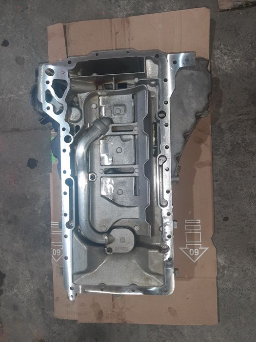 Podstawa misy +misa oleju Silnika s63b44b  Bmw
