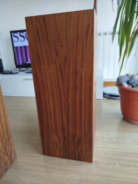 Mesa vertical em madeira