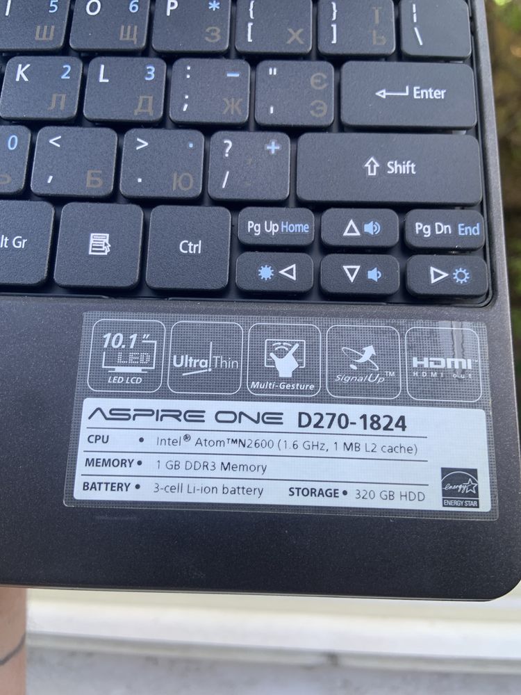 Acer Aspire One D270 — компактный нетбук для базовых задач