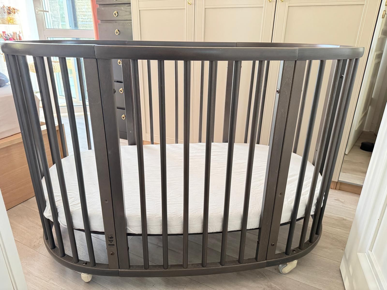 Stokke sleepi owalne łóżko dziecięce Hazy Gray