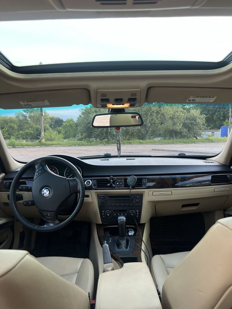 Продам BMW e90 3.0 газ-бензин
