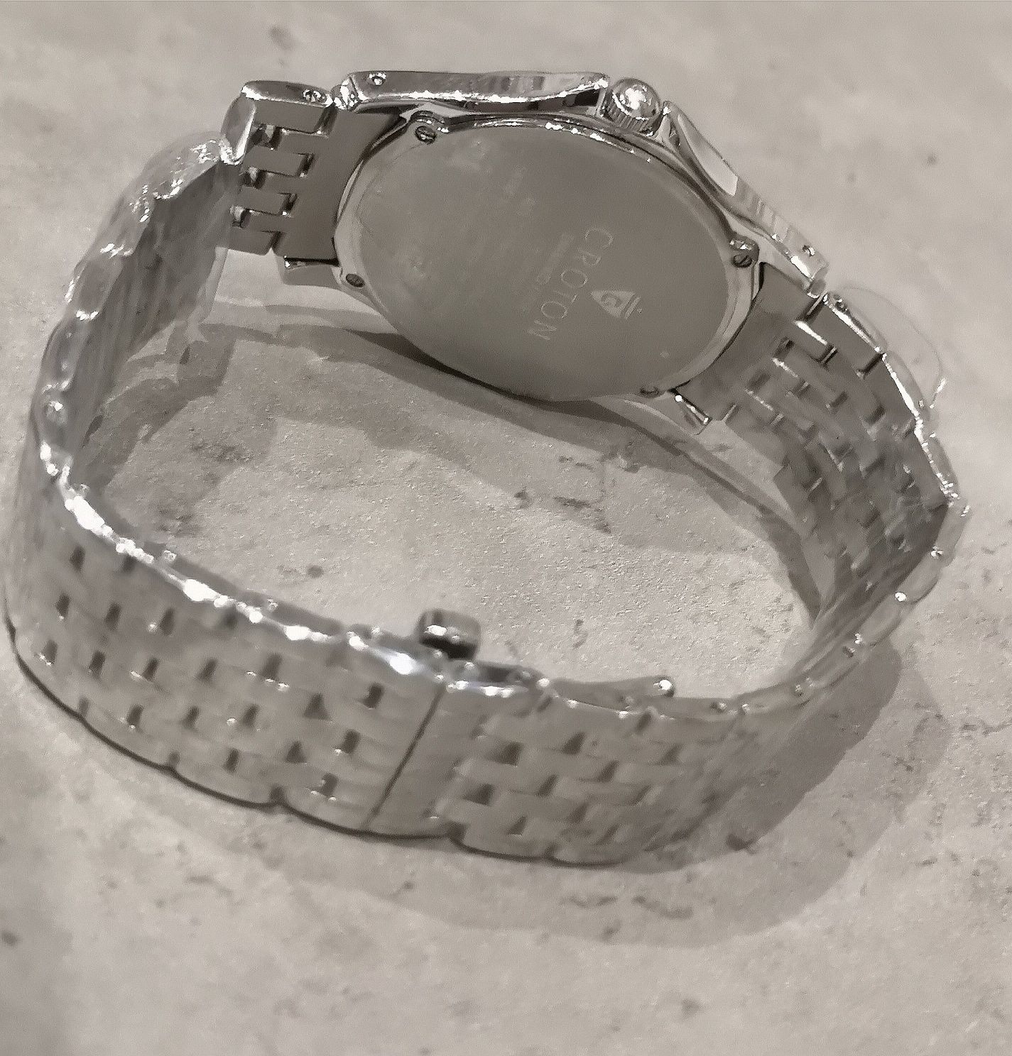 Швейцарские часы с бриллиантами 0.50сt