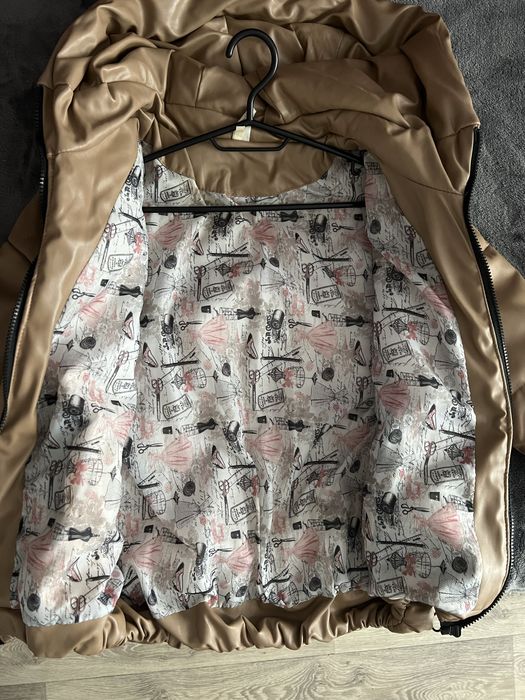 Жіноча демисезонна куртка