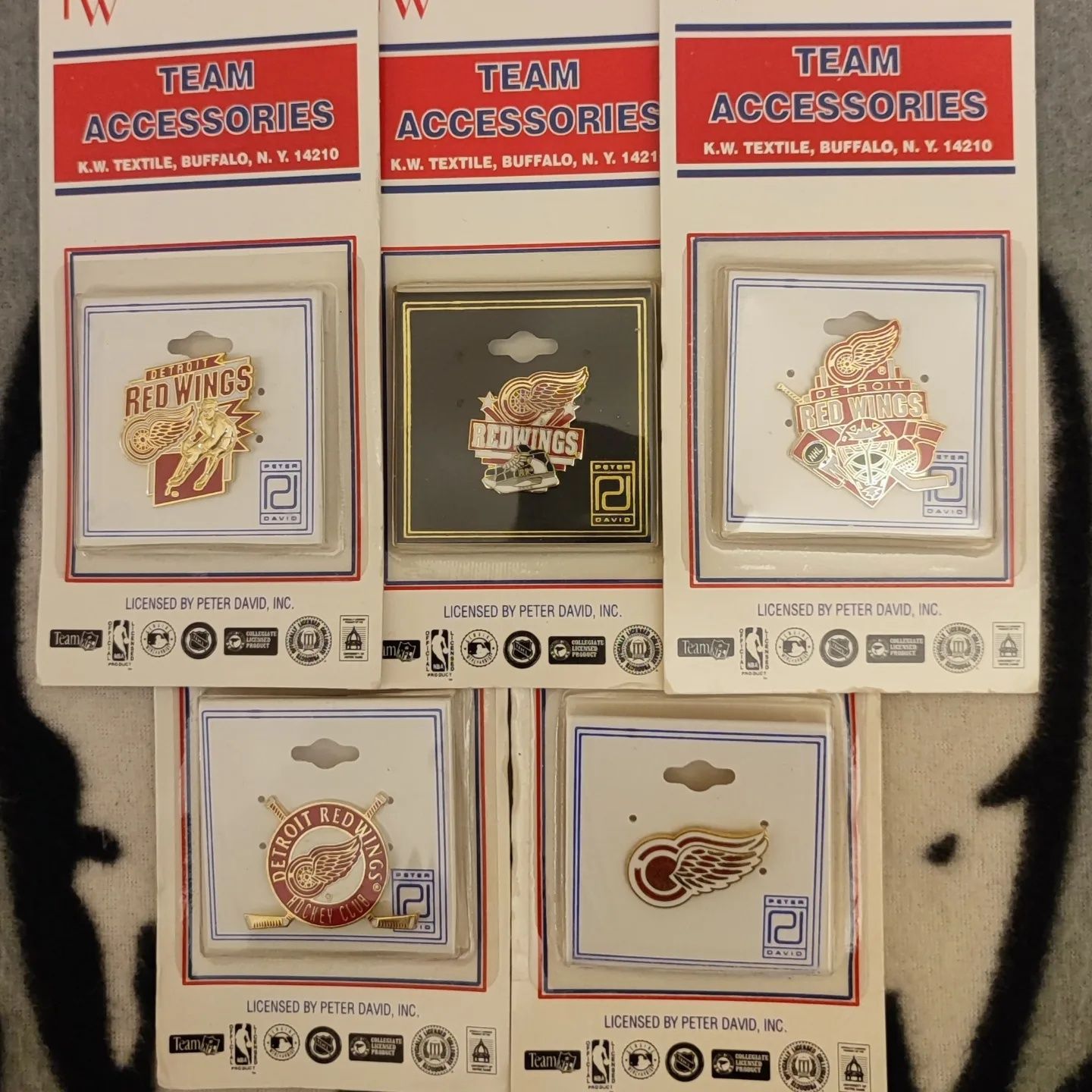 Оригинал. Винтажный железный пин значок Peter David NHL Detroit Red Wi