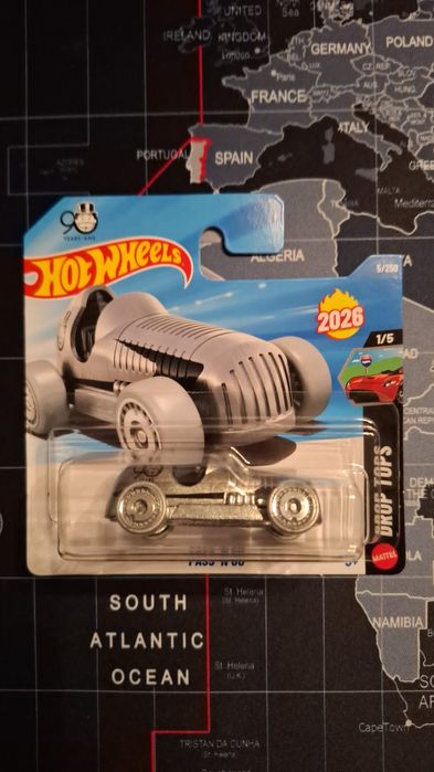 Hot wheels em perfeito estado