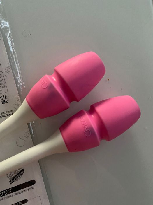 Maczugi gimnastyczne Chacott z gumy, długość 41 cm, 150 g, z pokrowcem