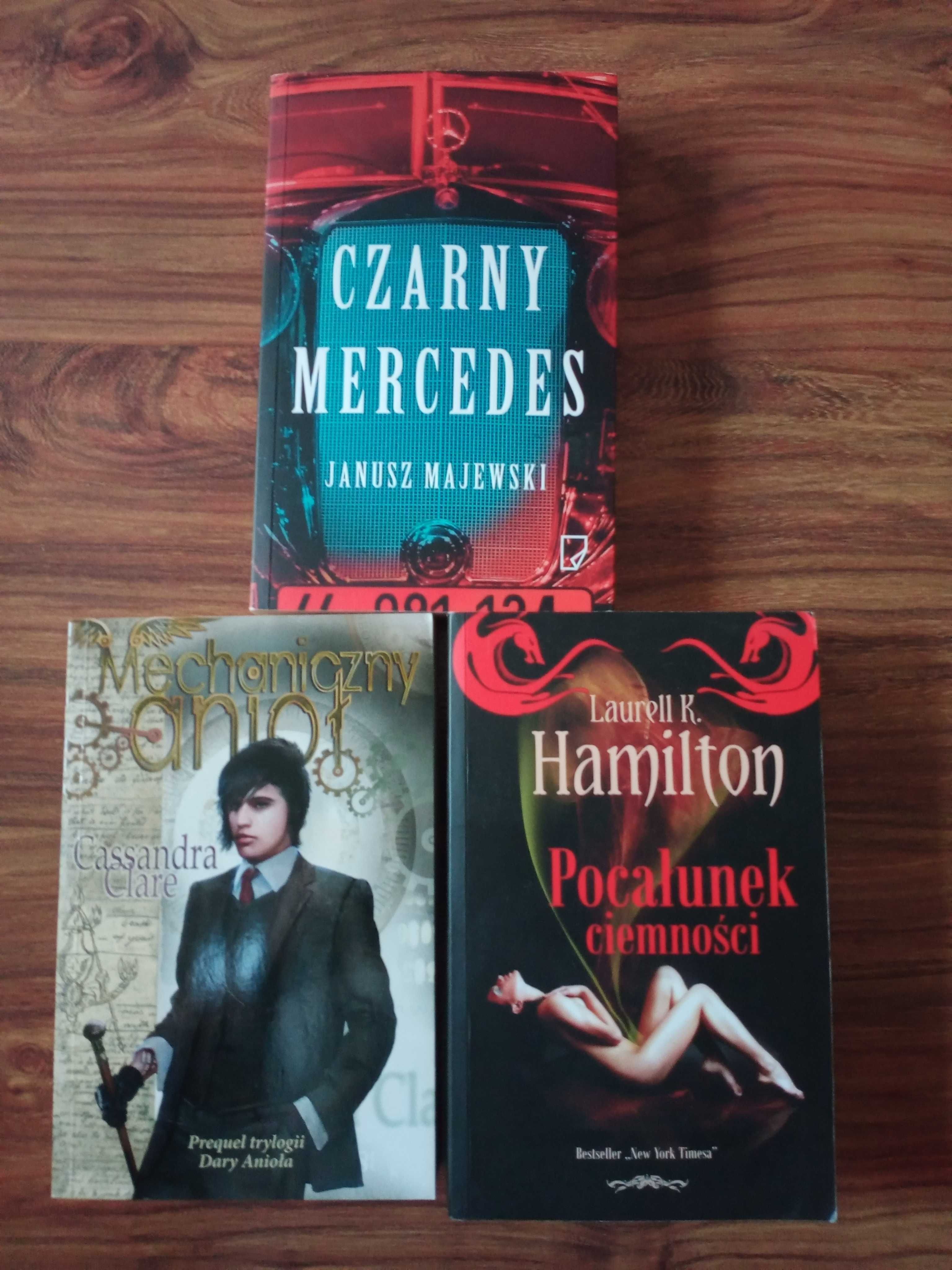 Laurell K. Hamilton - Pocałunek Ciemności , Clare , Czarny Mercedes