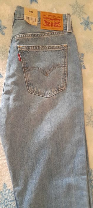 Джинси жіночі levis