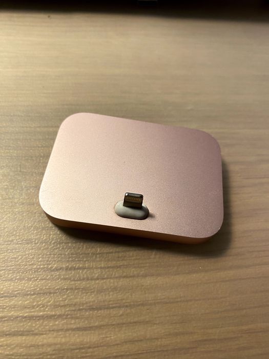 iPhone stacja dokująca lightning dock rose gold