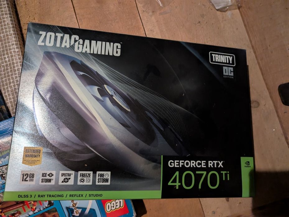 Відеокарта Zotac gaming GeForce RTX 4070 Ti AMP Extreme AIRO