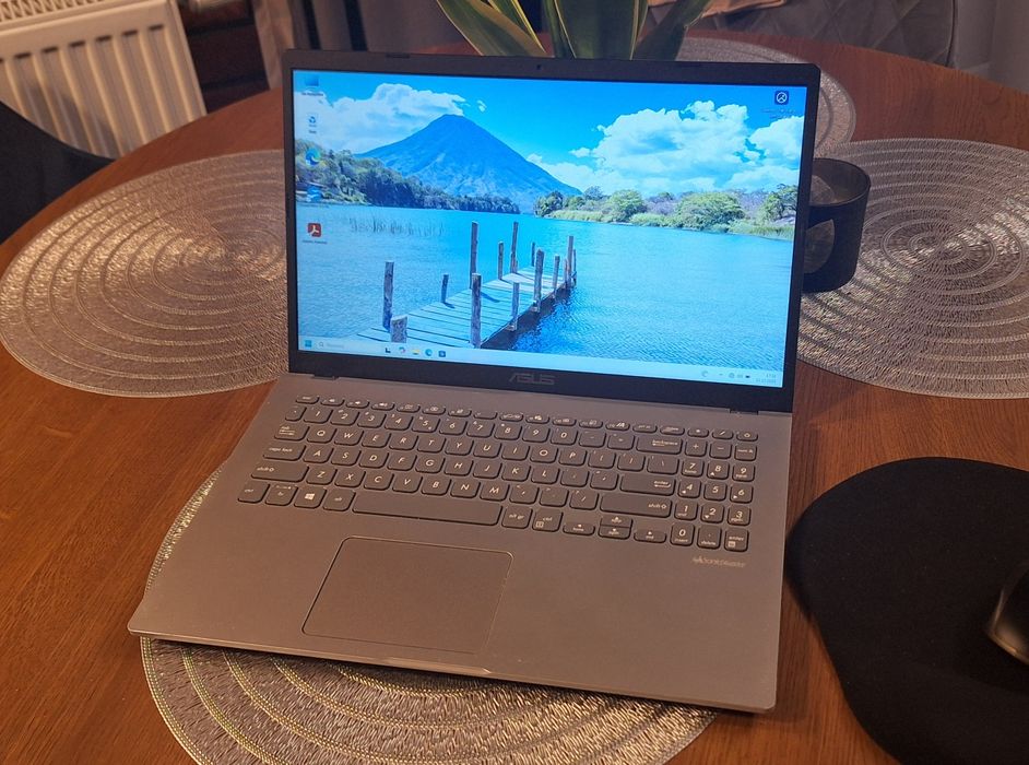 ASUS VivoBook 15 AMD/8GB RAM/512 GB M.2/WIN 11 - bardzo cienki