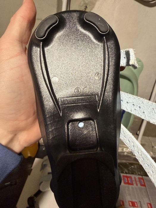 Adm z butem prawym rozmiar 8