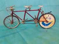 Bicicleta miniatura com isqueiro
