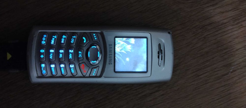 Samsung SGH-C100 z ładowarką