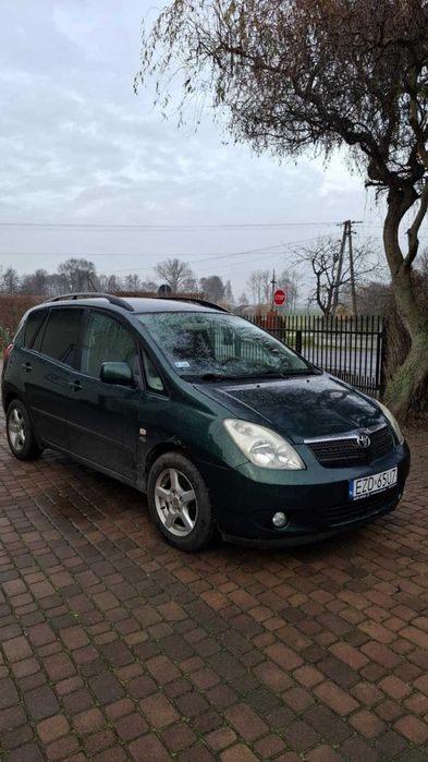 Toyota Corolla Verso 2.0 90 KM, 2002 r., 5 osób, hak