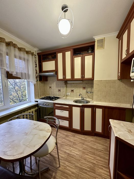 **Затишна 2-Кімн. По вул. Соборності (Доценка)